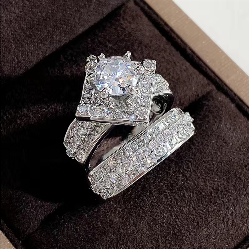 New Women’s 925 Silver Luxury Diamond Ring - Picture 7 of 7